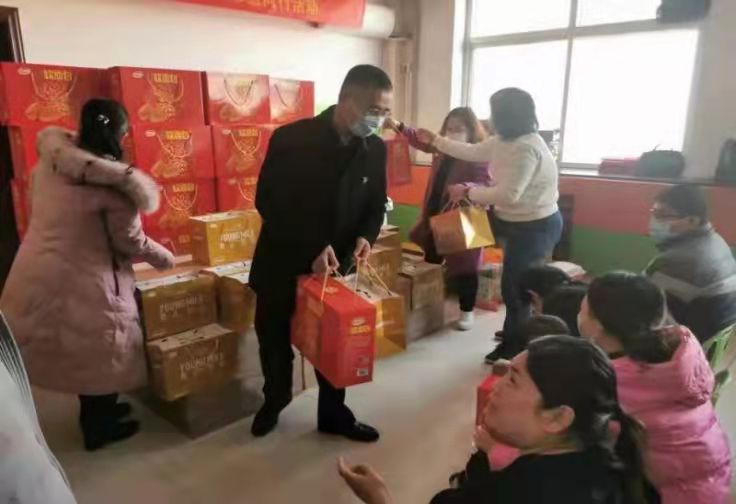 《阳光行动》唯有情谊——持续大爱 2022春节走访慰问活动(图2) 《阳光行动》唯有情谊——持续大爱 2022春节走访慰问活动(图2)